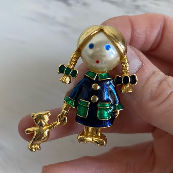 Vintage Little Girl with Teddy Bear Pin Brooch - Picture 7 of 12